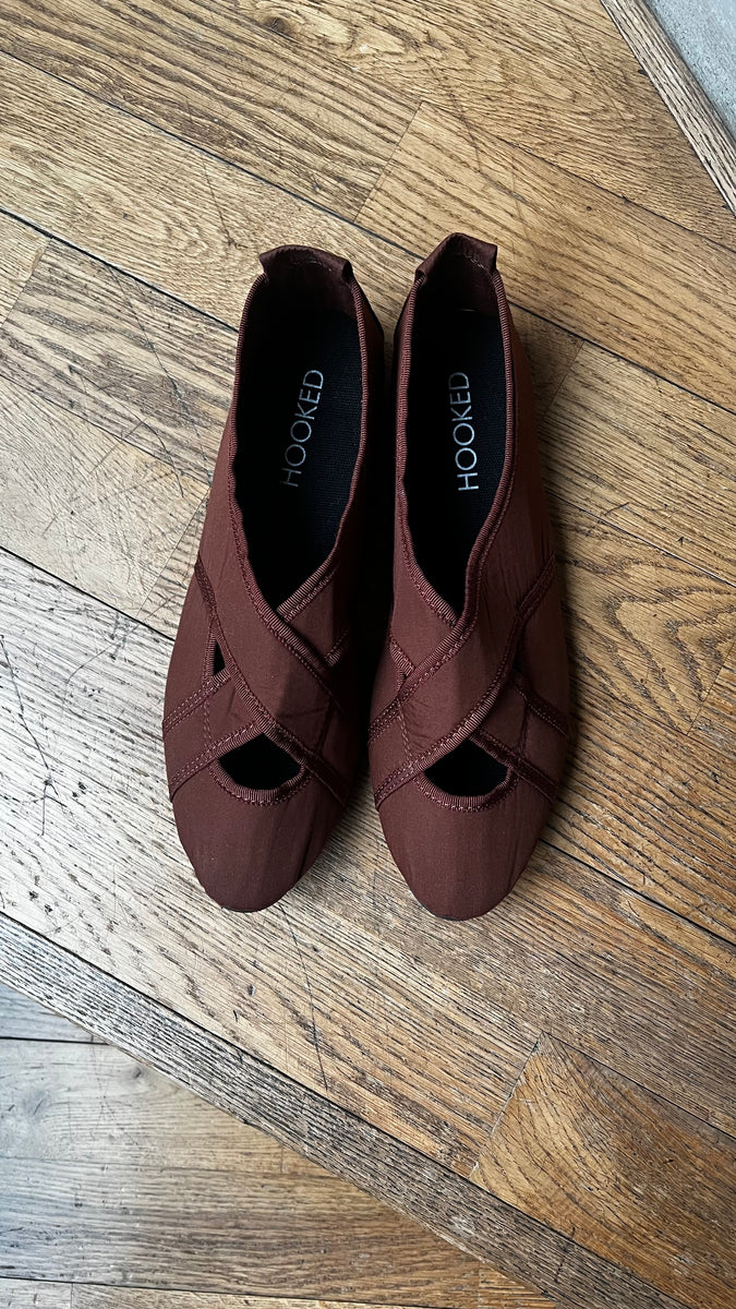ORIGINAL SHOES BROWN – HOOKED