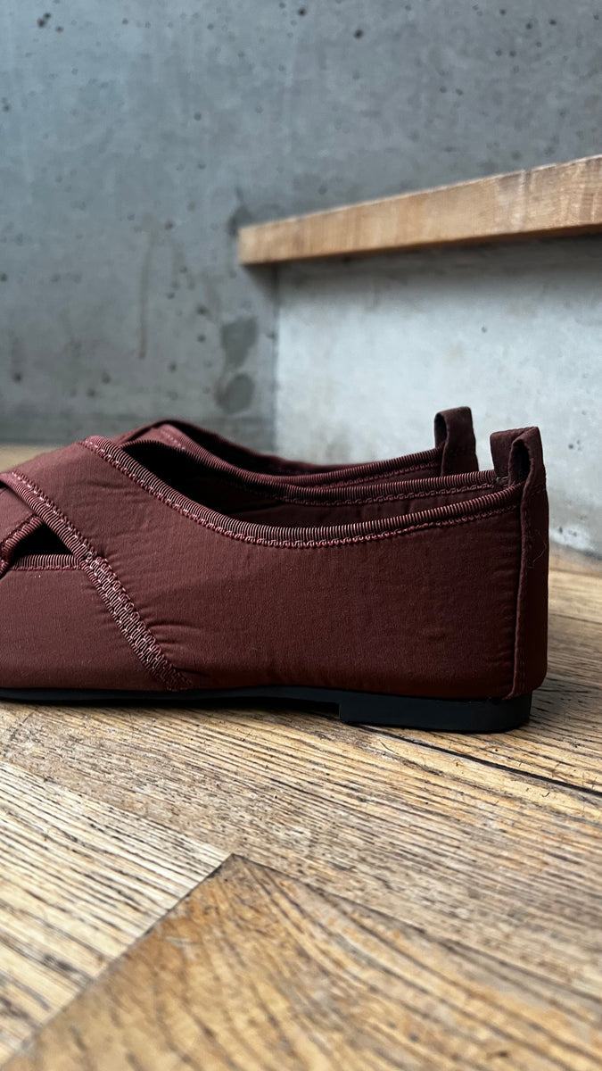 ORIGINAL SHOES BROWN – HOOKED